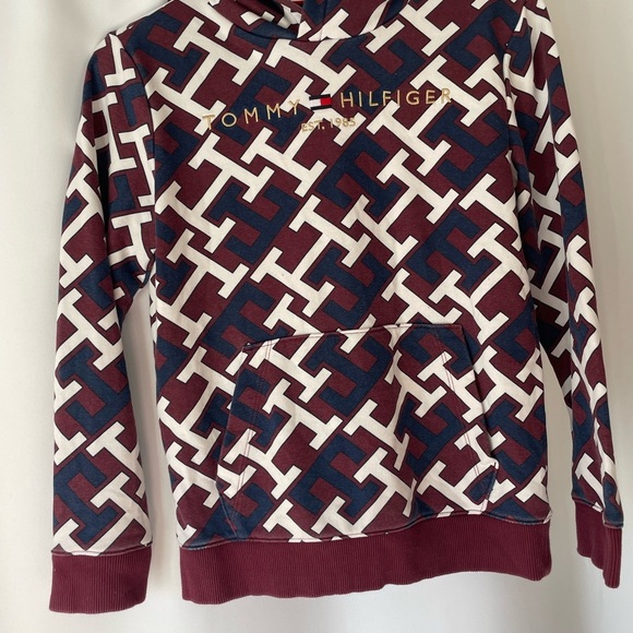 Tommy Hilfiger Burgundy and Navy Patterned Hoodie Youth size 12-14 NWOT - Picture 1 of 3